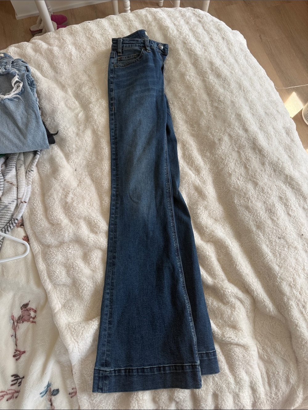 High-Rise Dark Blue Flare Jeans - Sleek Wide Leg Style